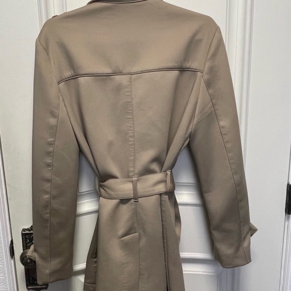 ZARA Classic Double-Breasted Tan Trench Coat - Picture 2 of 9